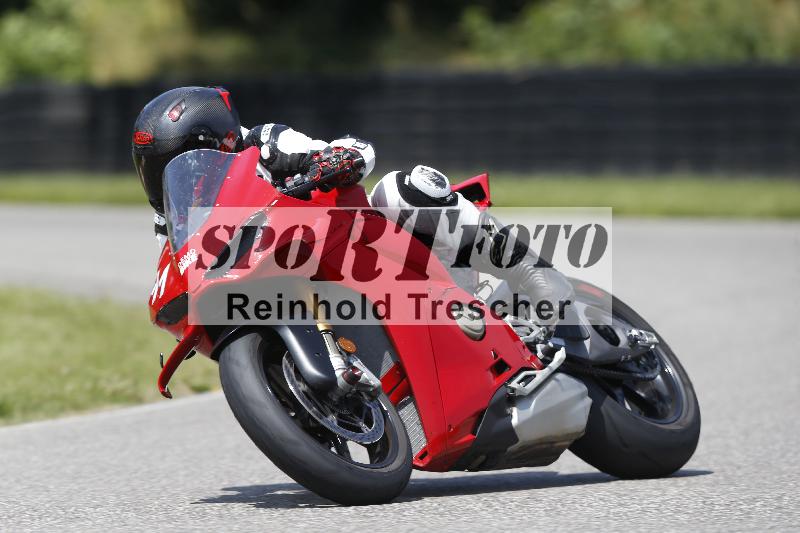 /27 12.06.2025 Ducati Schweiz Trackday Warmup  ADR/gelb-jeaune/11